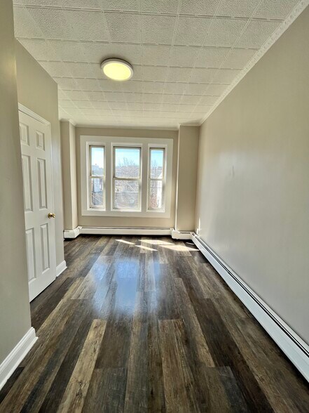 8 Sheffield St 2L - 9 Sheffield St