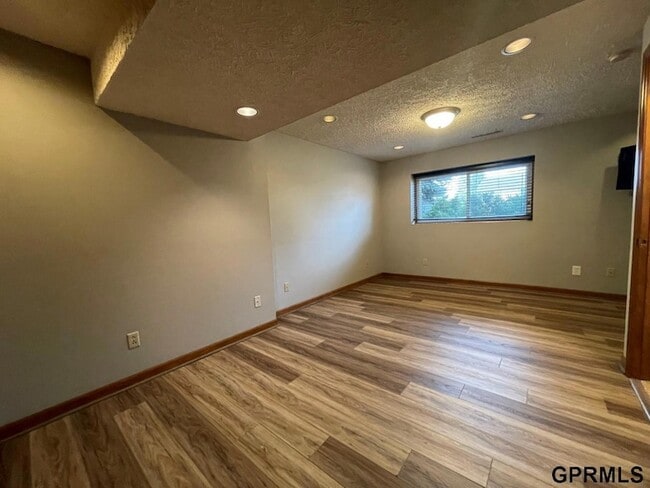 Building Photo - 406 Fort St