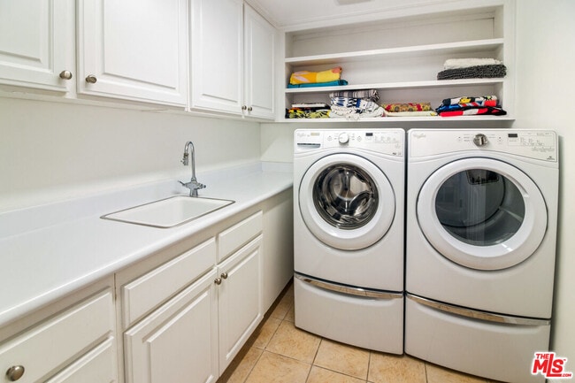 Building Photo - 6450 Lunita Rd