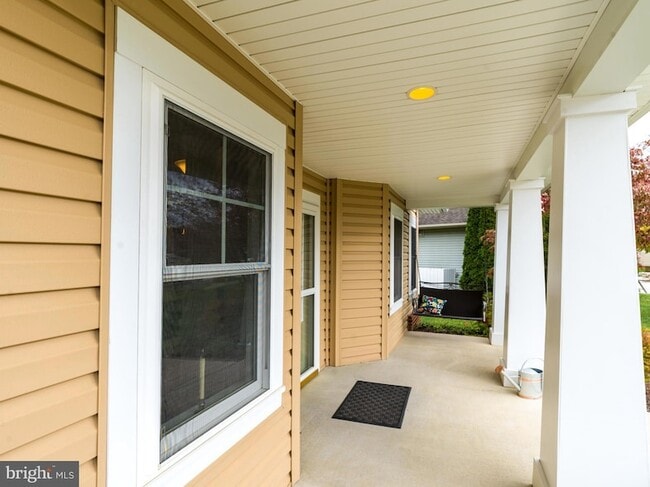 Building Photo - 2616 Greenport Dr