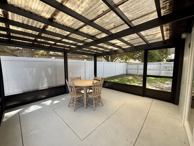 Building Photo - 1084 Amanda Kay Cir