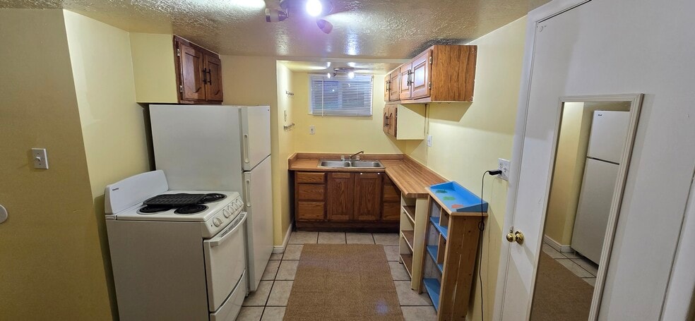 Kitchen - 1057 S 900 E