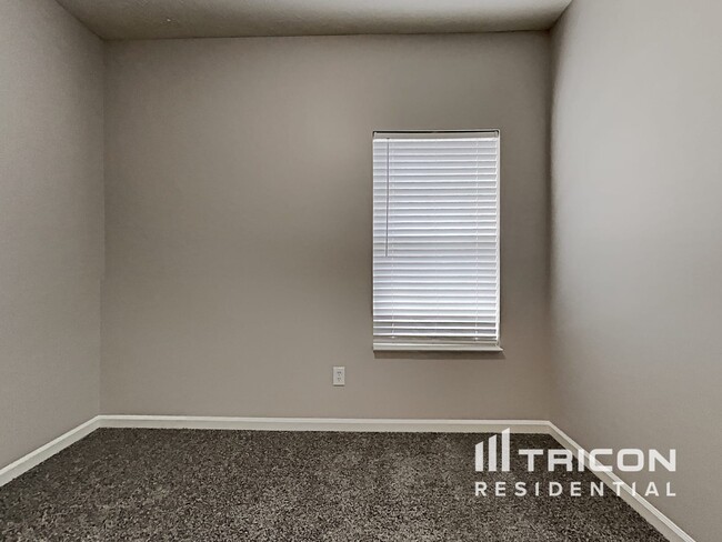 Building Photo - 675 Albermarle Dr