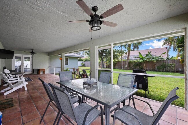 Building Photo - 13724 Lilac Pl
