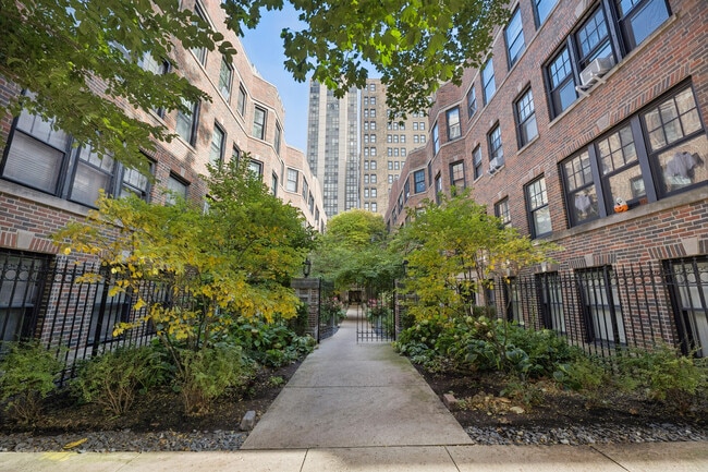 Primary Photo - 2315 N Commonwealth Ave