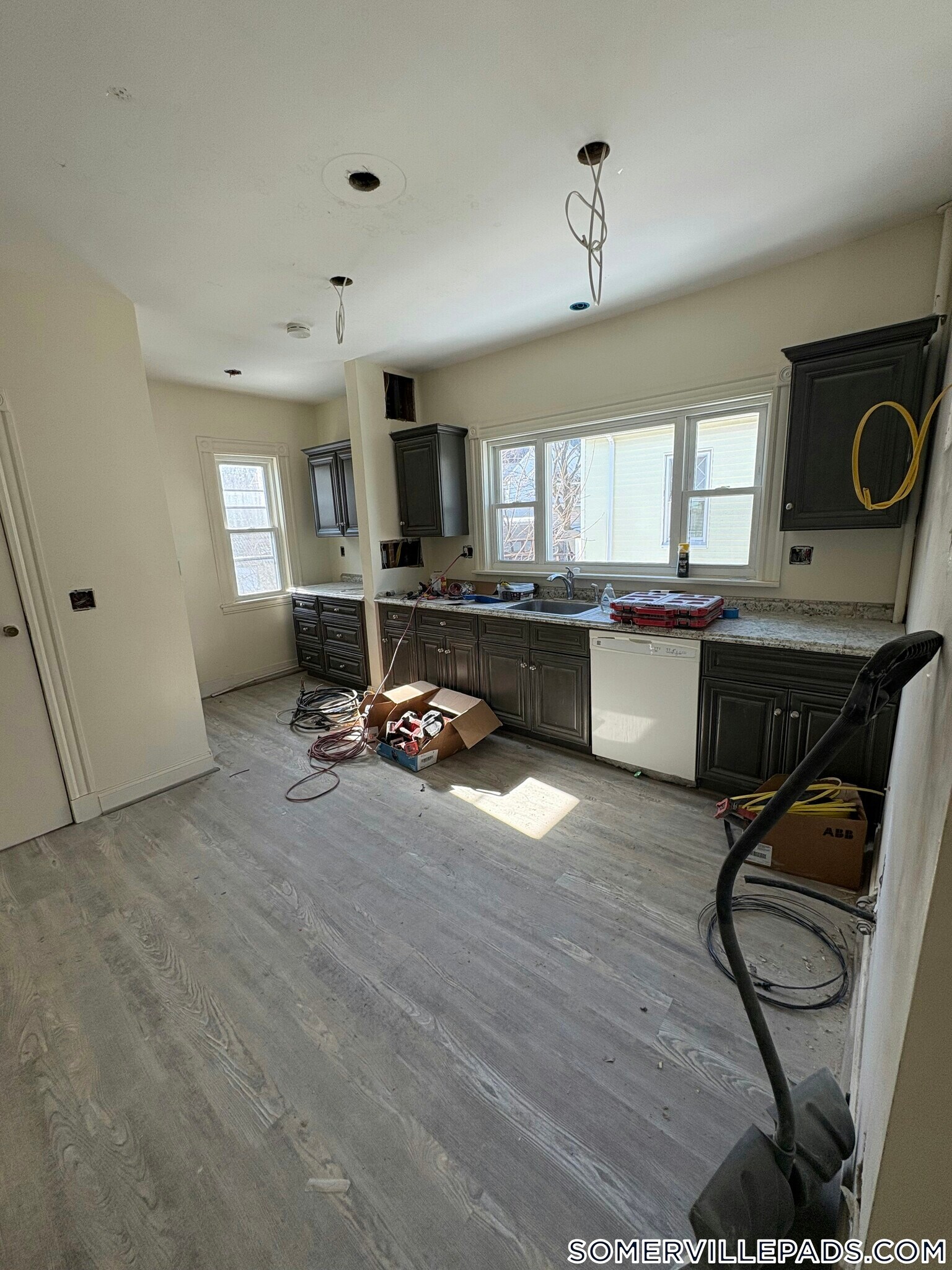 Building Photo - 25 Warner St