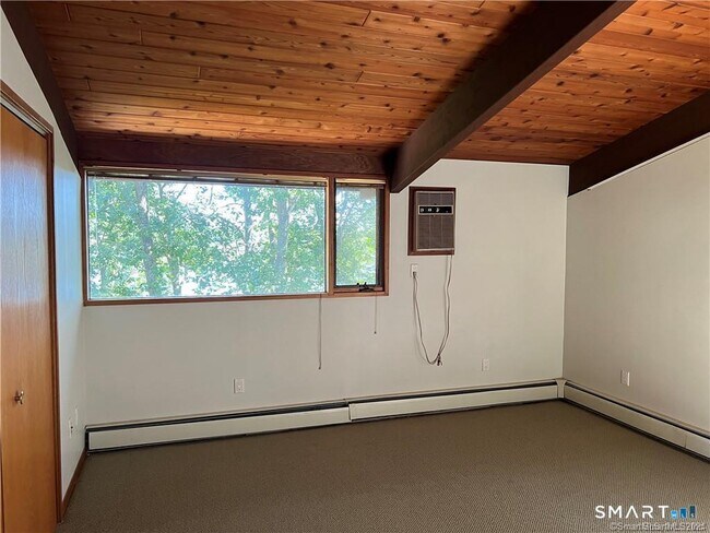 Building Photo - 80 Skyline Dr