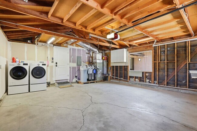 Building Photo - $5595 - Ranch-style home with acreage in West Gilroy's quiet countryside