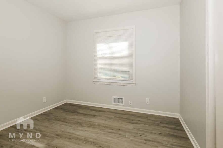 Building Photo - 4769 Ridgewood Dr