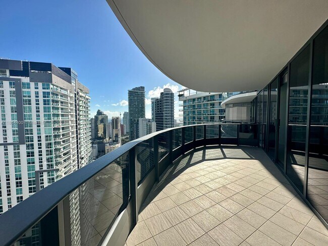 Building Photo - 1000 Brickell Plaza