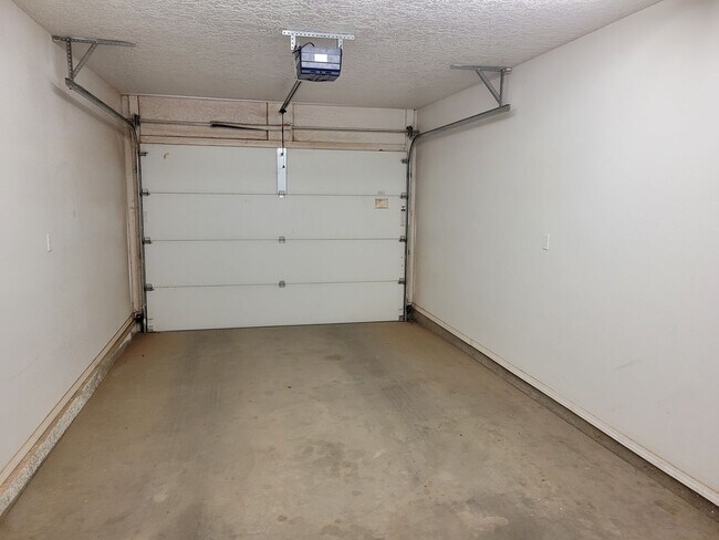 Building Photo - rs0912