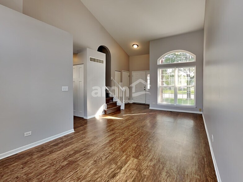 Building Photo - 300 Annandale Dr