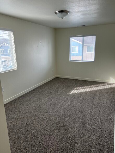 Building Photo - 14854 S Trap Rock Way