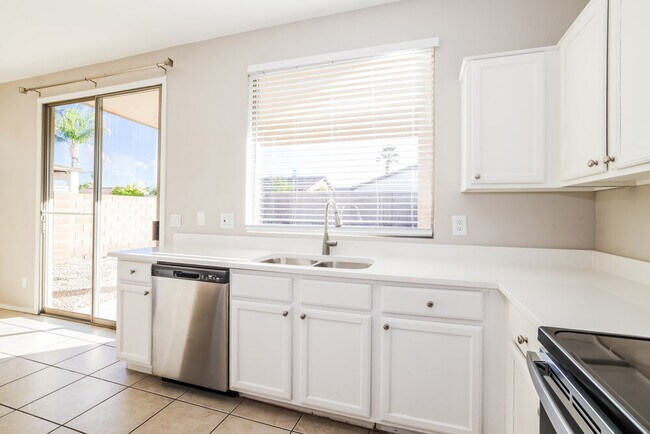 Building Photo - 1931 S Noble