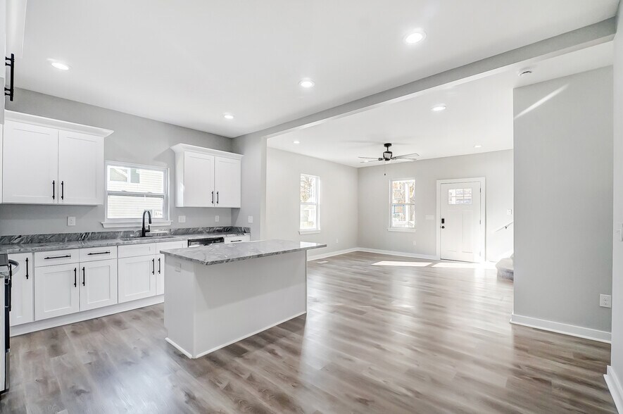 Kitchen - 102 S Liberty St