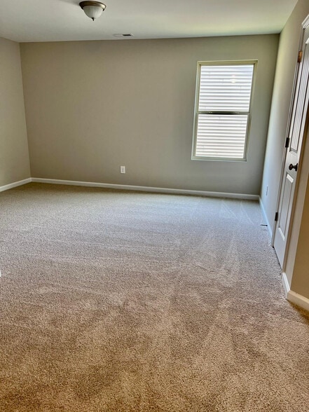 Building Photo - Room in Single Family Home on Slippery Elm Dr