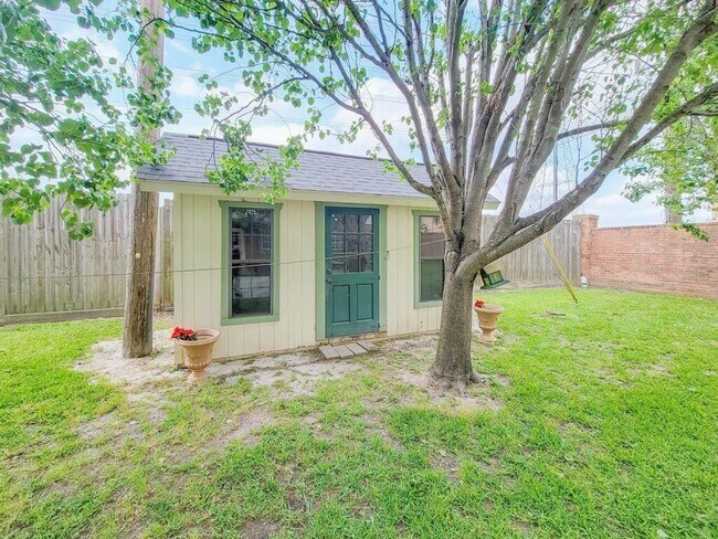 Building Photo - 14718 Atterbury Dr