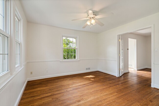 Building Photo - 6900 Mt Daniel Dr