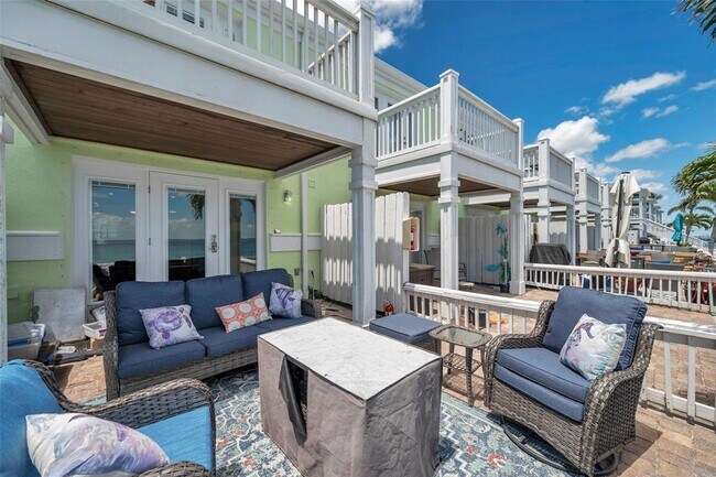 Building Photo - 4768 Coquina Key Dr SE