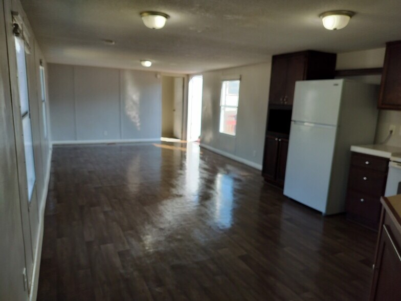 Building Photo - 210 Jamback Rd