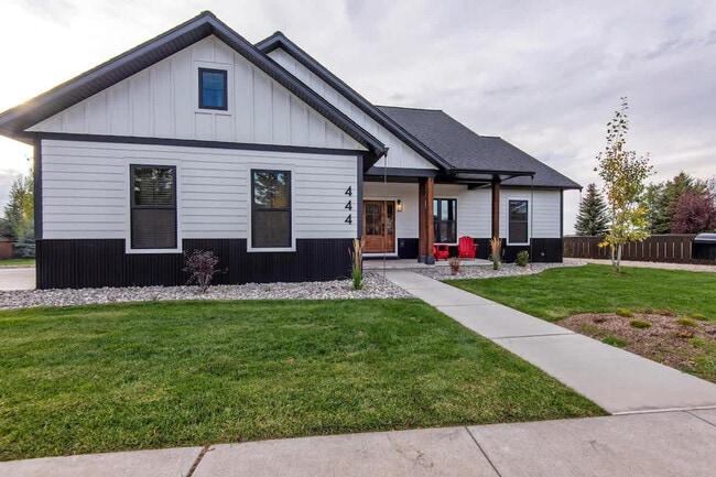 Building Photo - 444 Cowboy Trail