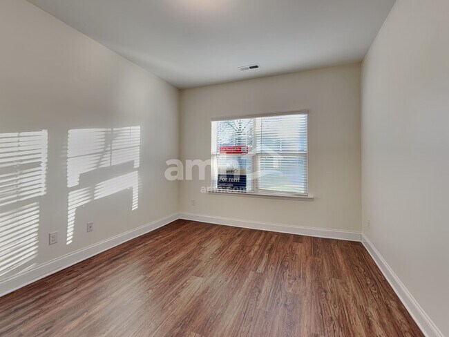 Building Photo - 3920 Riceland Pl