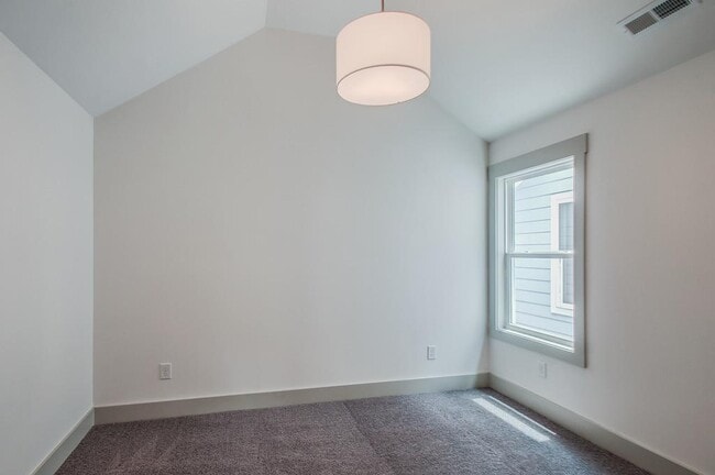 Building Photo - 503 Acklen Park Dr