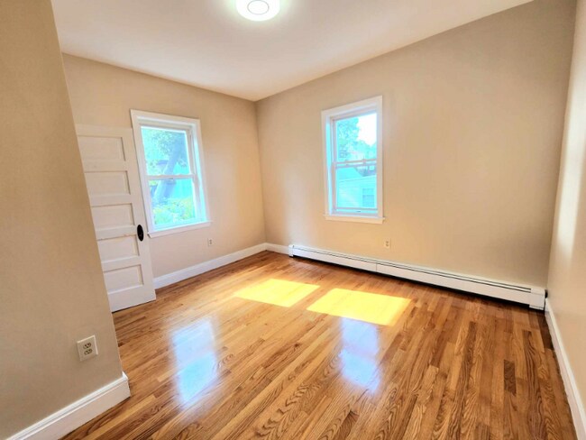 Building Photo - 5 Gleason St