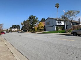 Building Photo - 348 Port Royal Ave