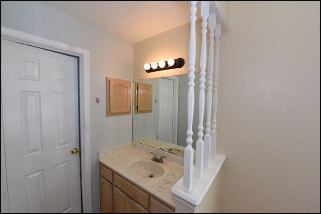 Building Photo - 11466 Napolske Ct