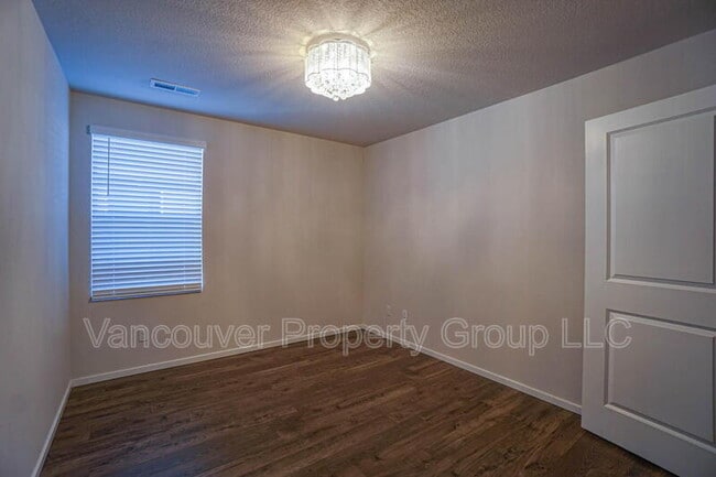 Building Photo - 4945 NE 24th Ave