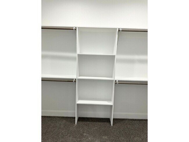 Building Photo - 7710 Darnay Dr