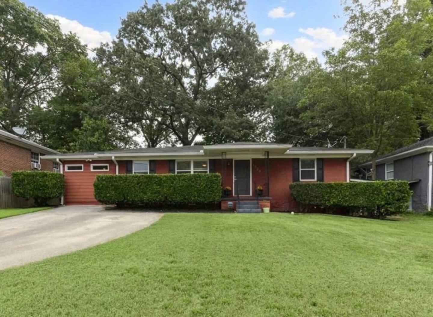 Front Yard - 1524 Woodland Cir SE