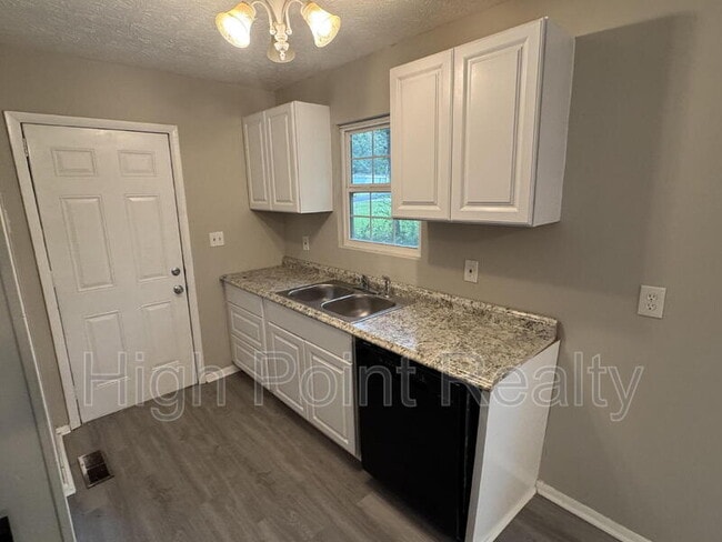 Building Photo - 311 Coleman Ln