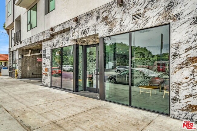 Building Photo - 667 Wilton Pl