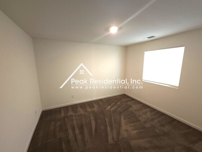 Building Photo - Newer North Natomas 4bd/3ba Home!