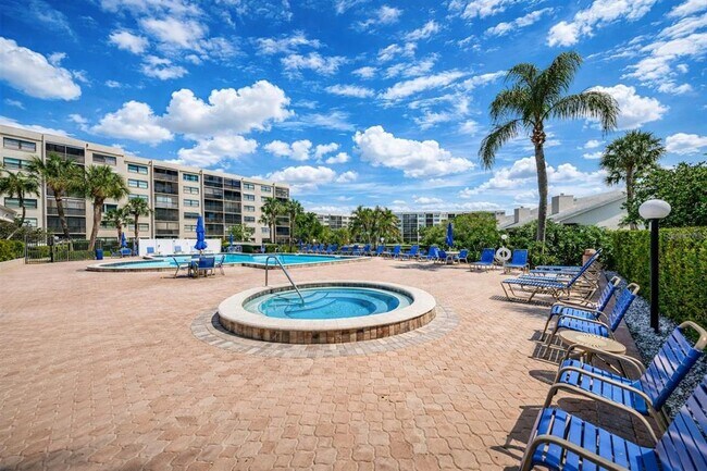 Building Photo - 1316 Pasadena Ave S