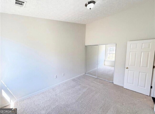 Building Photo - 503 Oakleaf Ct