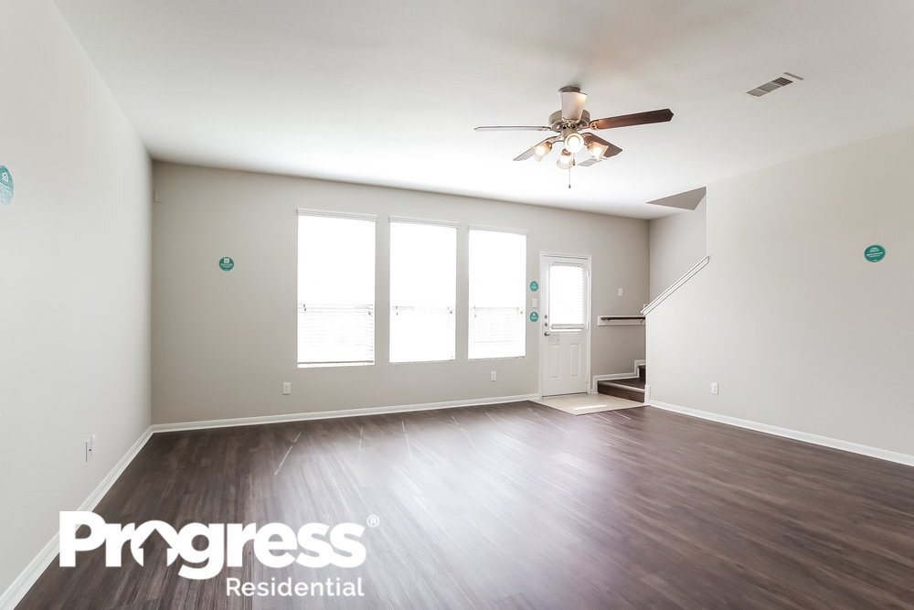 Building Photo - 17914 Seco Creek Ln