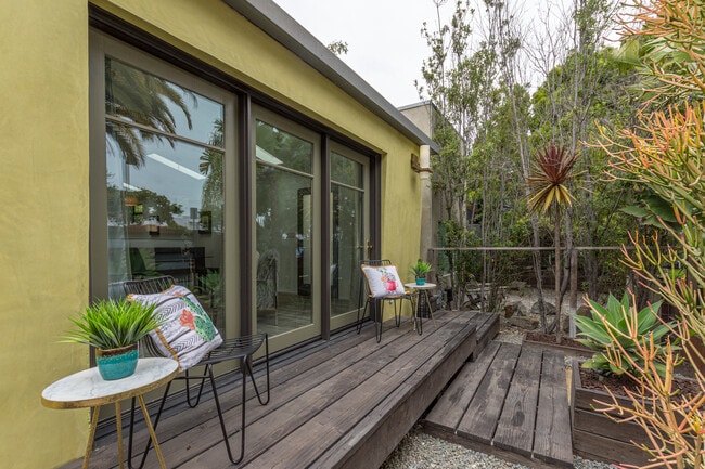 Building Photo - 13263 Venice Blvd