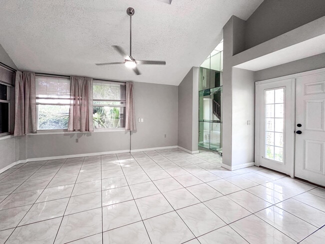 Building Photo - 3662 SW Sunset Trace Cir