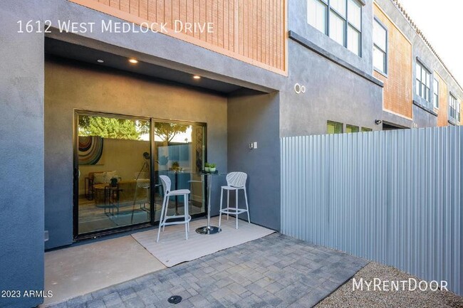 Building Photo - Modern Luxury Meets Urban Convenience: You...