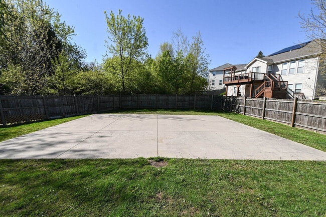Building Photo - 5495 Chapel Hill