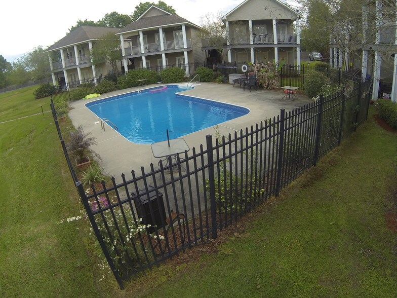 Building Photo - 38035 Post Office Rd