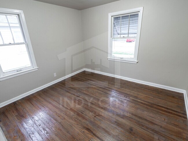 Building Photo - 610 S Sherman Dr