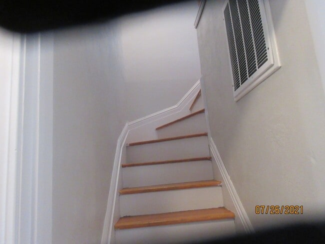 Building Photo - (936) 18th Street Home - 3 Bedroom / 2 Bat...