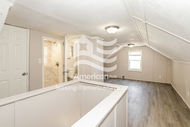 Building Photo - 3810 E 53rd Terrace