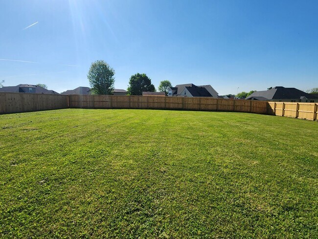 Building Photo - Your Next Home Sweet Home Awaits!