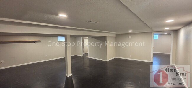 Building Photo - 2111 N 49th St