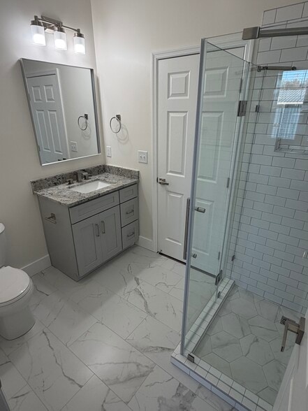 Building Photo - 1419 Woodbine Ave